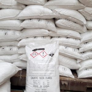 XÚT VẢY CAUSTIC SODA FLAKES NAOH 99% HCST - Ảnh 2
